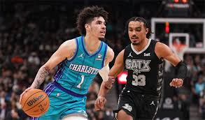 斯特鲁斯:哈登阅读比赛方式独特 与加兰风格不同